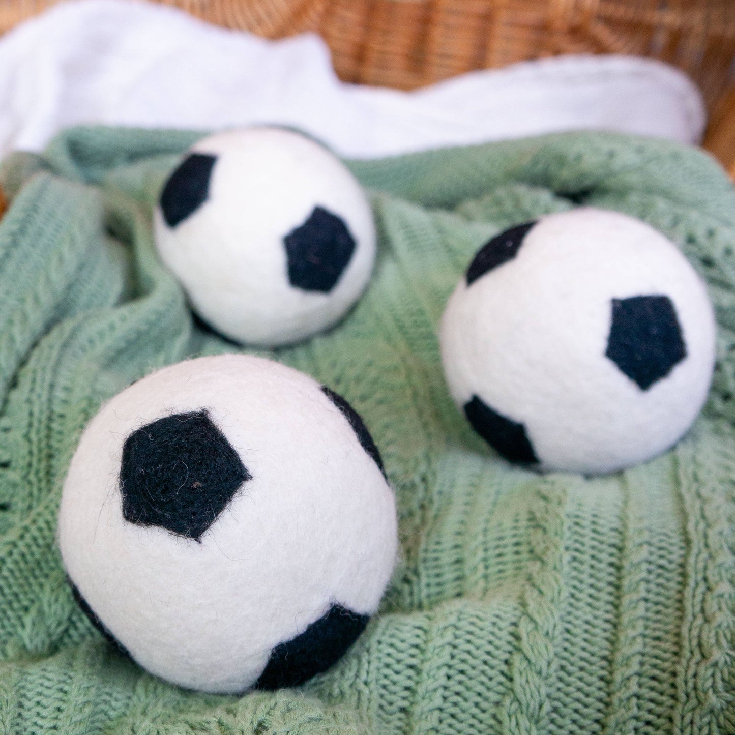 Friendsheep - Soccer Eco Wool Dryer Balls - WORLD CUP: PACKAGE FREE