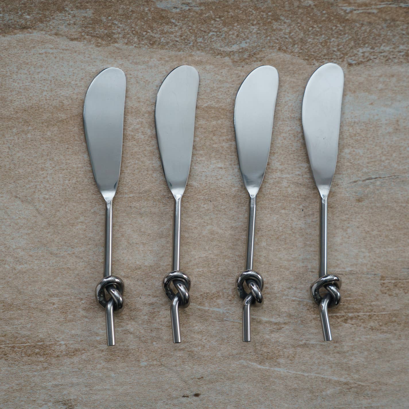 India Handicrafts Inc - 4-Piece SS Knot Handle Spreaders