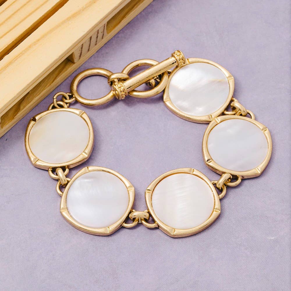 The Looks by Fame Accessories - Pearl Disc Toggle Chain Bracelet: MOP