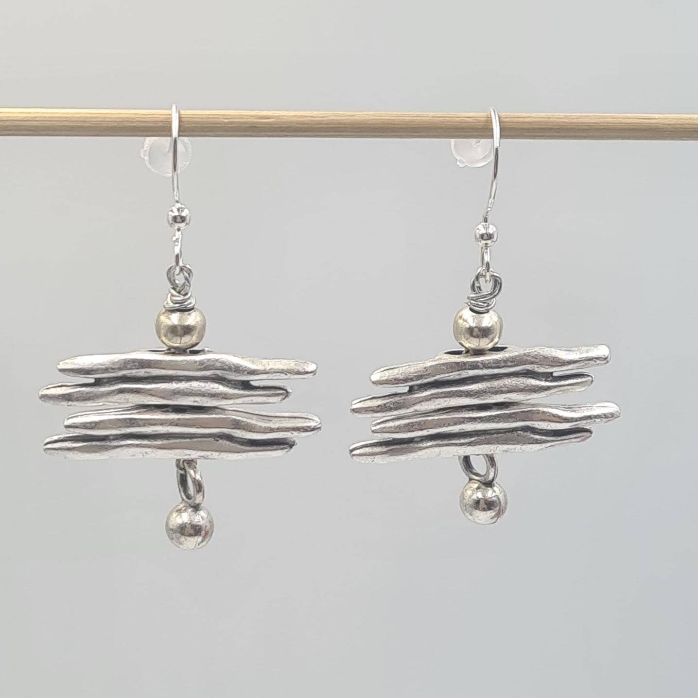Volare - Solar Spike Earrings: Amethyst
