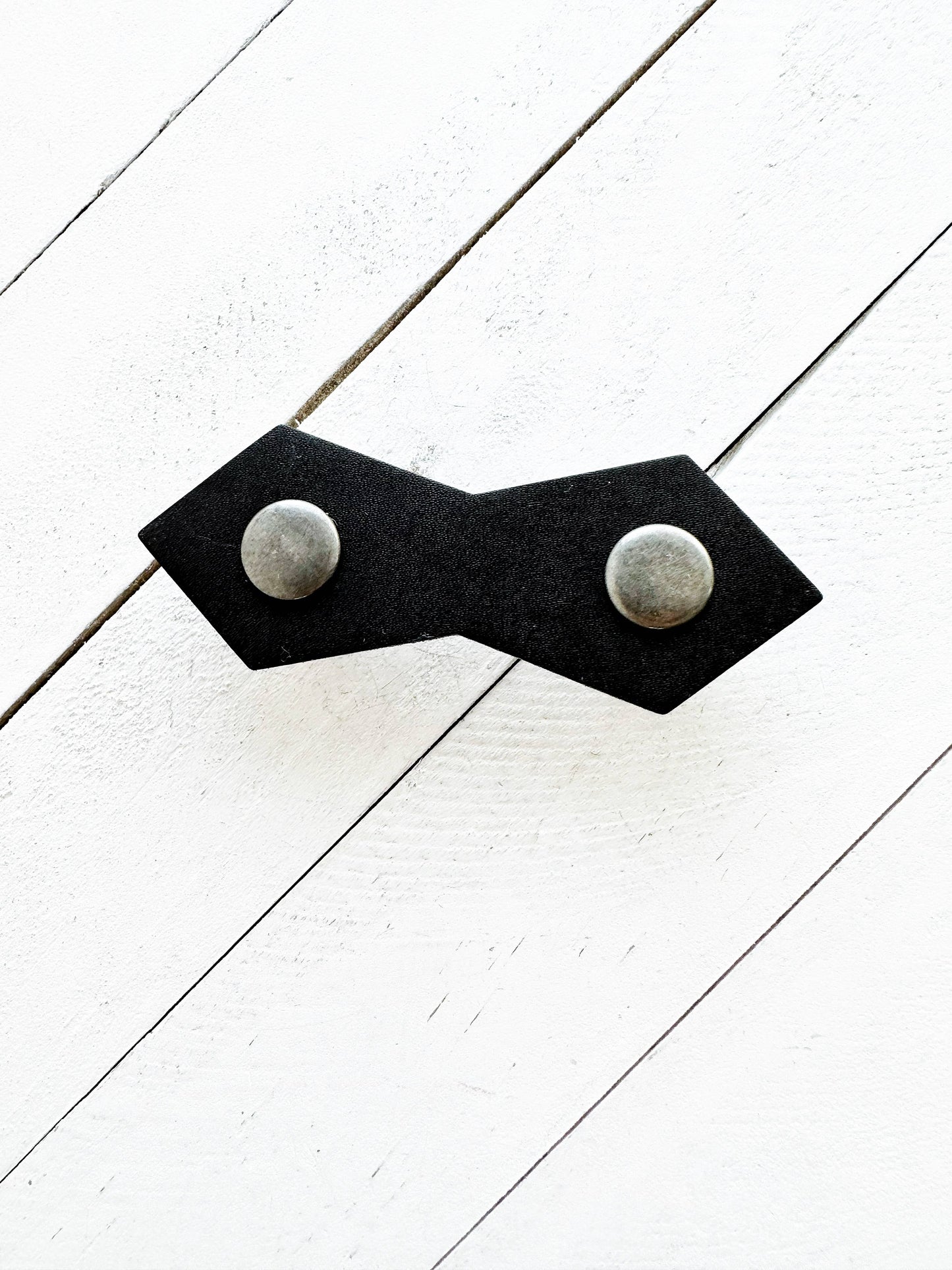 KardiKlips - Leather Cinch Clips for Clothing, Black & Silver Minimalist
