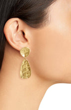 Load image into Gallery viewer, KARINE SULTAN - Crinkled drop earrings: Gold