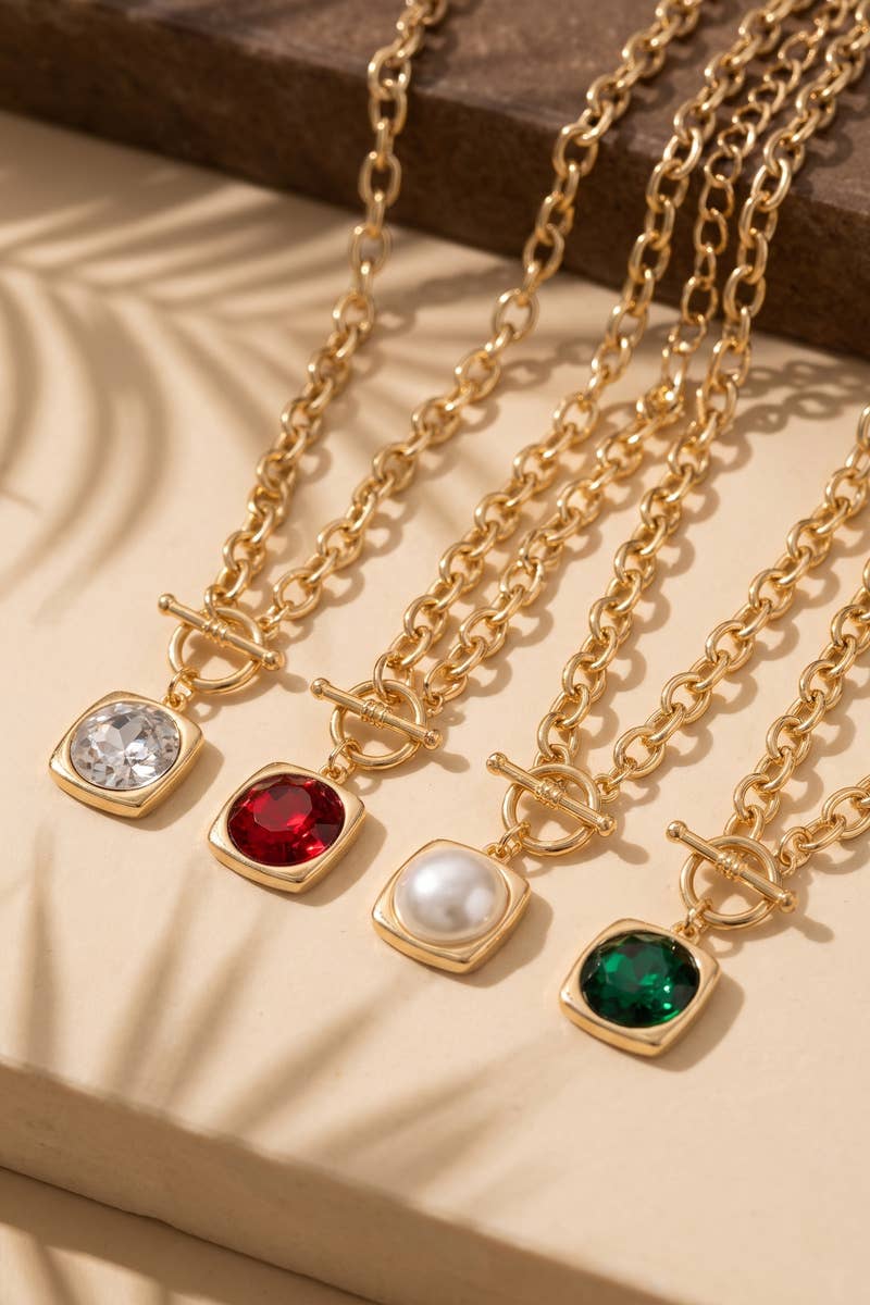 The Looks by Fame Accessories - Chunky Chain Crystal Pendant Toggle Necklace: GN
