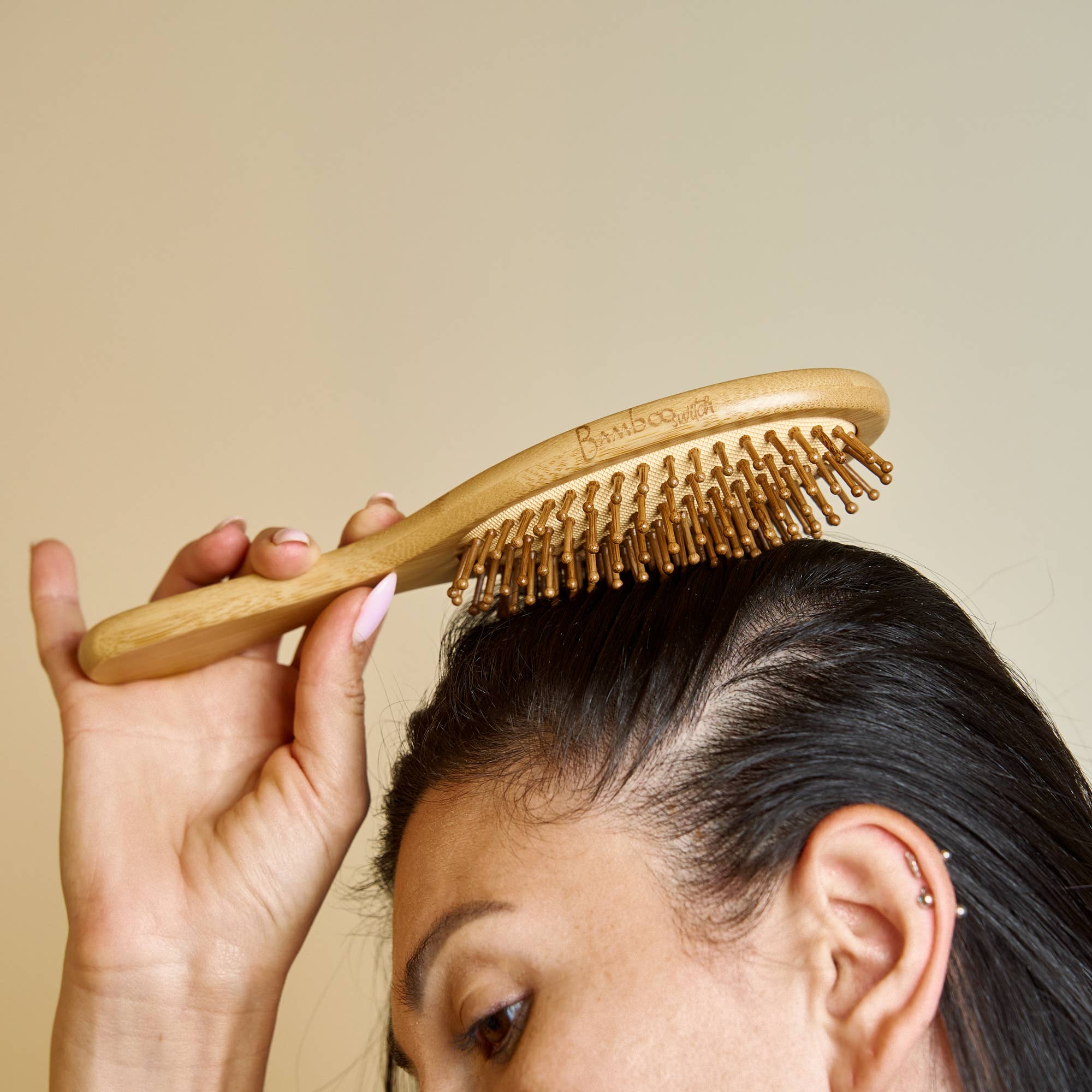 Bamboo Switch Paddle Hairbrush - Thumbnail 4