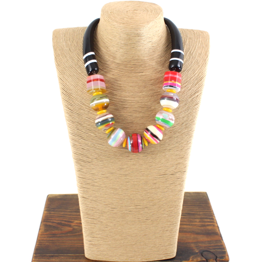 Pretty Persuasions - N25261 Bold Color Fiesta Polyresin Statement Necklace: 01 Ball