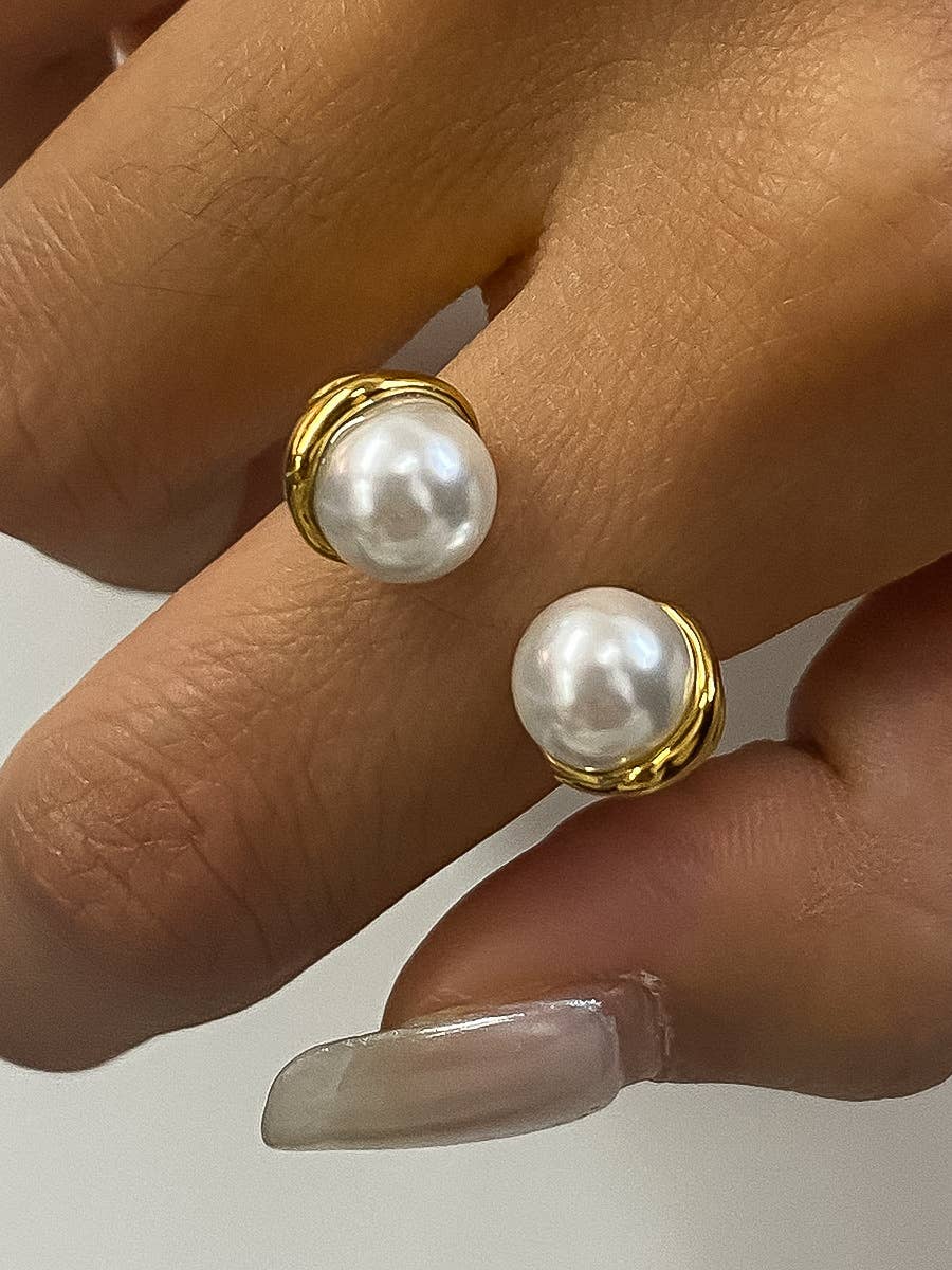 Flânerie by MAIQ - Eloura 18K Gold Non-Tarnish Pearl Ring: Yellow Gold