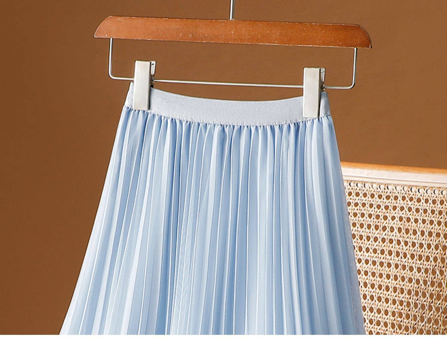 PEACH ACCESSORIES - Roses Flowers Pleated Midi Skirt SK204: Blue