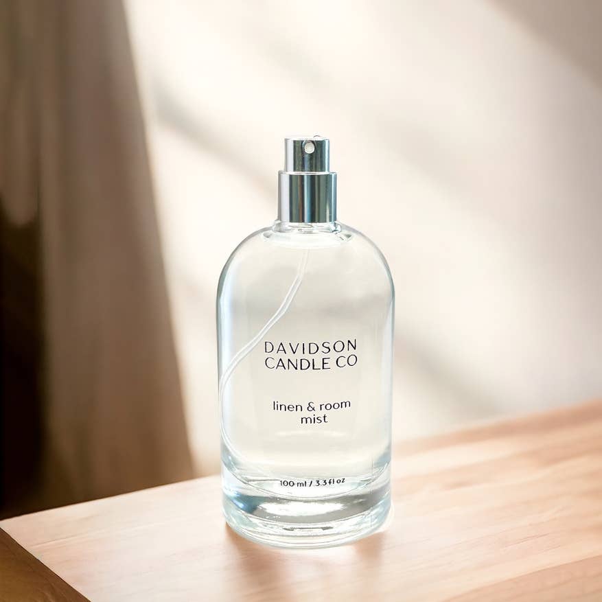 Davidson Candle Company LLC - Linen & Room Mist Air Freshener Room Fragrance: Oakmoss & amber