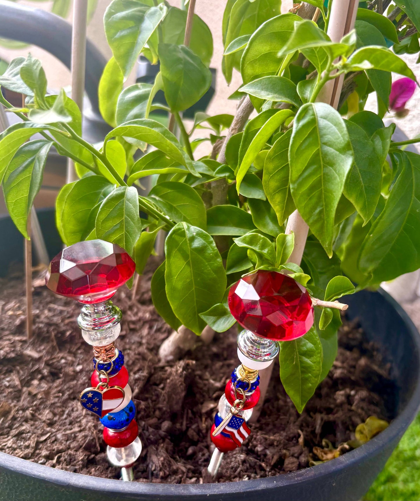 Sea of Bliss Shop - Red, White, Blue Patriotic Garden Stakes: Red / Charm / 11 inch