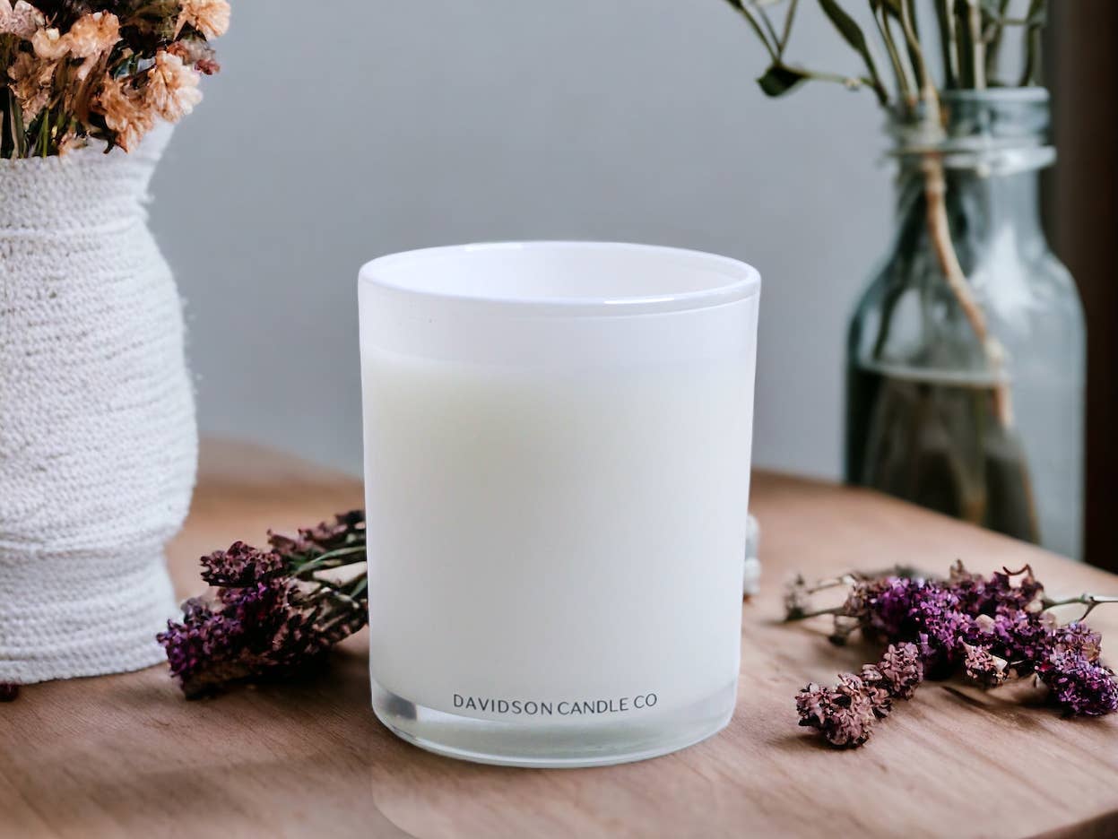 Davidson Candle Company LLC - 11 oz glass jar candle in box : Oakmoss & Amber