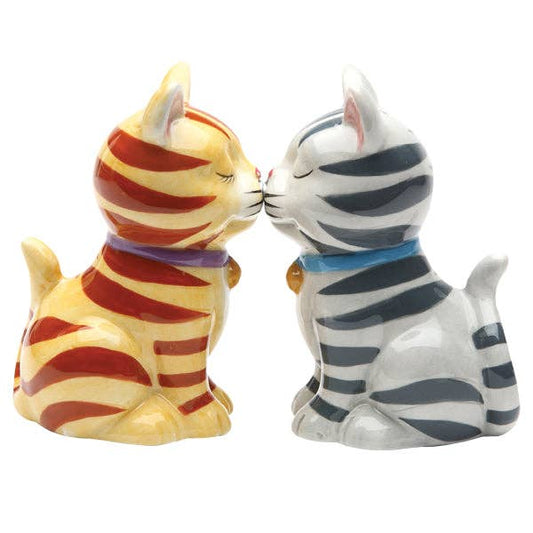 Urban Tokyo - Tabby Cats Kissing Salt and Pepper Shakers Set (4/48)