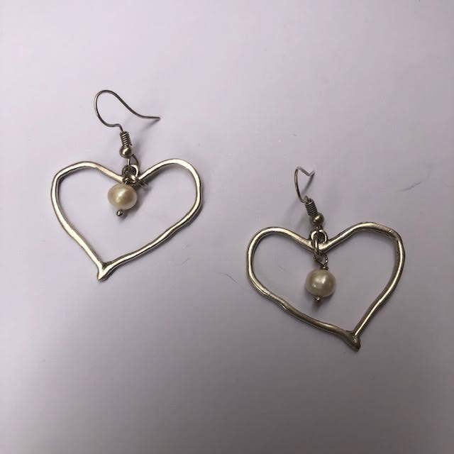 Volare - 5R91P Freedom Heart Hoop Earrings with f.w.pearls