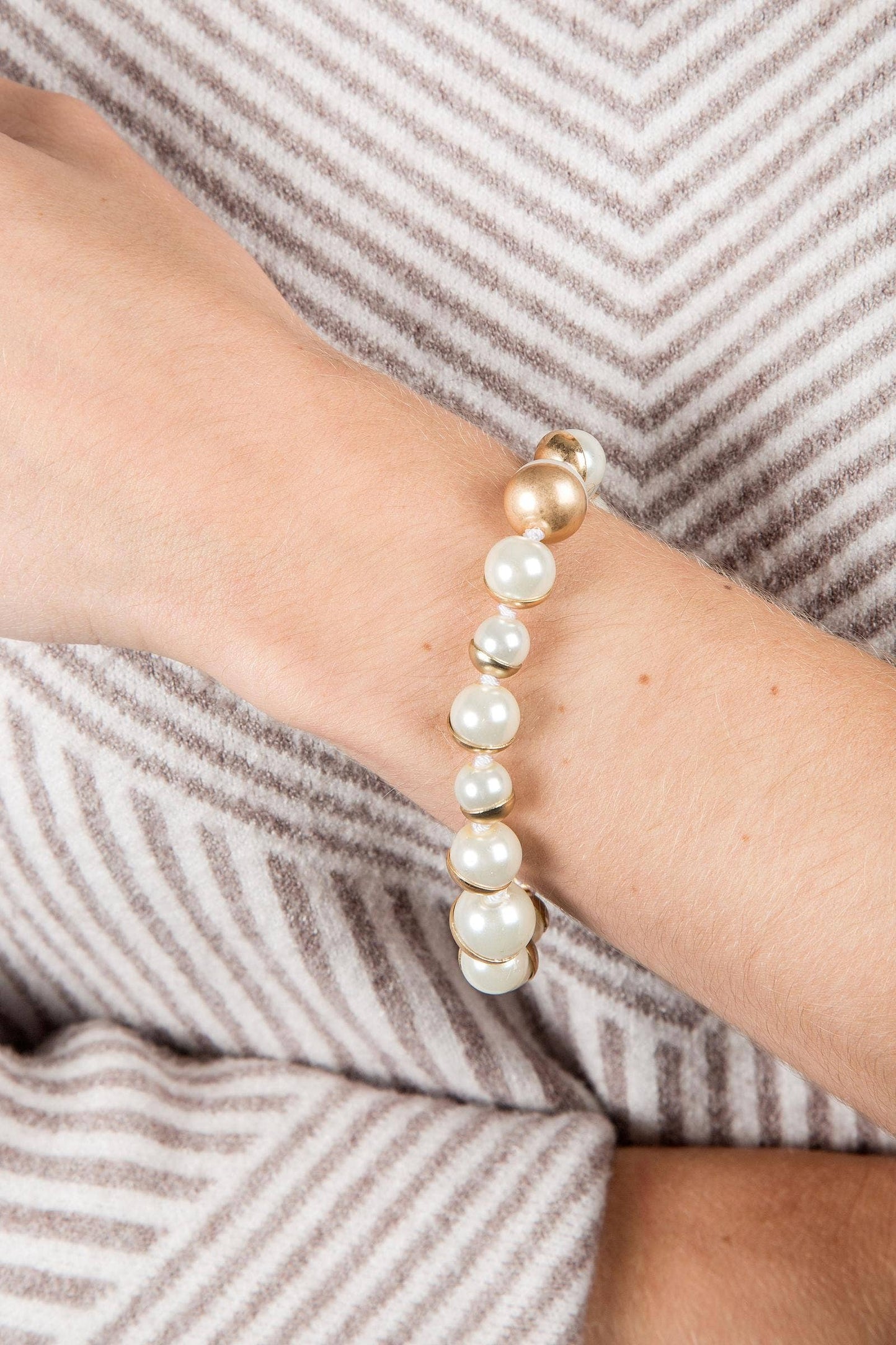 SAACHI - Single Moon Pearl Bracelet