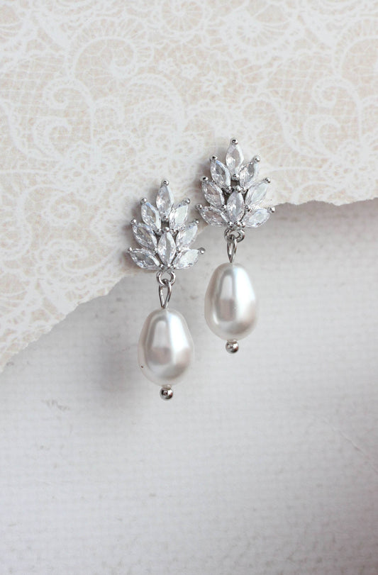 A Pocket of Posies - Glass Leaf Post Earrings - Pearl Drop: Silver Plated / White/Teardrop