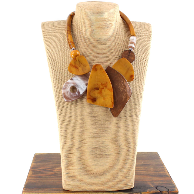 Pretty Persuasions - N24015 Bold Polyresin Plate Collar Statement Necklace: 01 Topaz