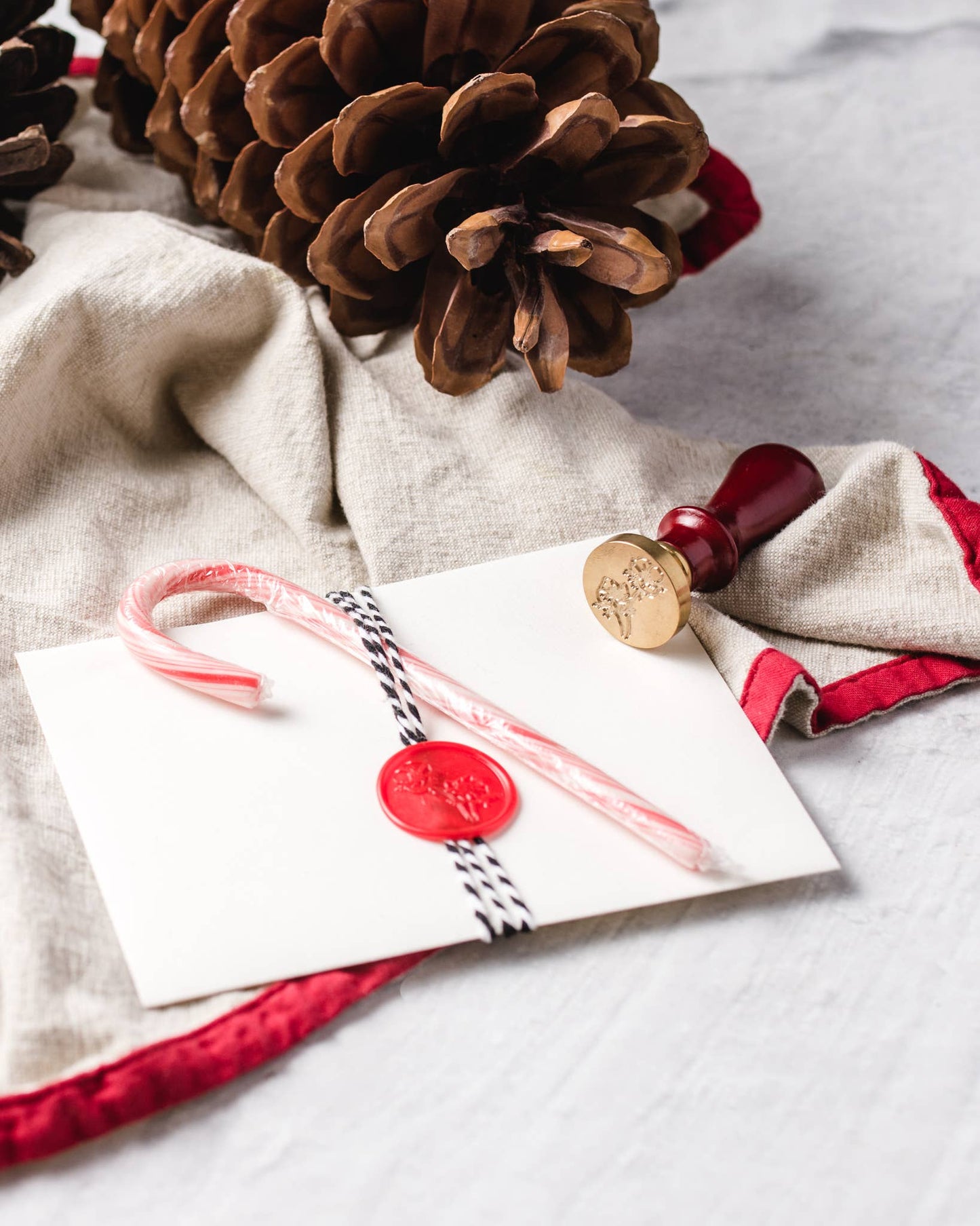 Cate Paper Co. - Wax seal stamp and wax stick set: Poppy