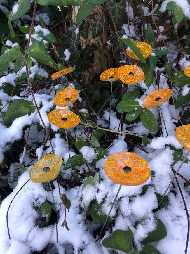 CARNEOL GLASS - Small Glass Flower For Outside In Transp.-orange-yellow
