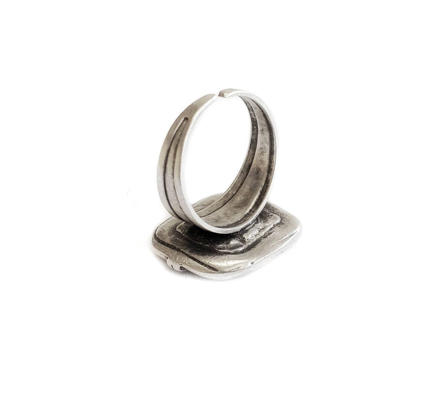 Chanour - Handmade Pewter Ring - NR6075