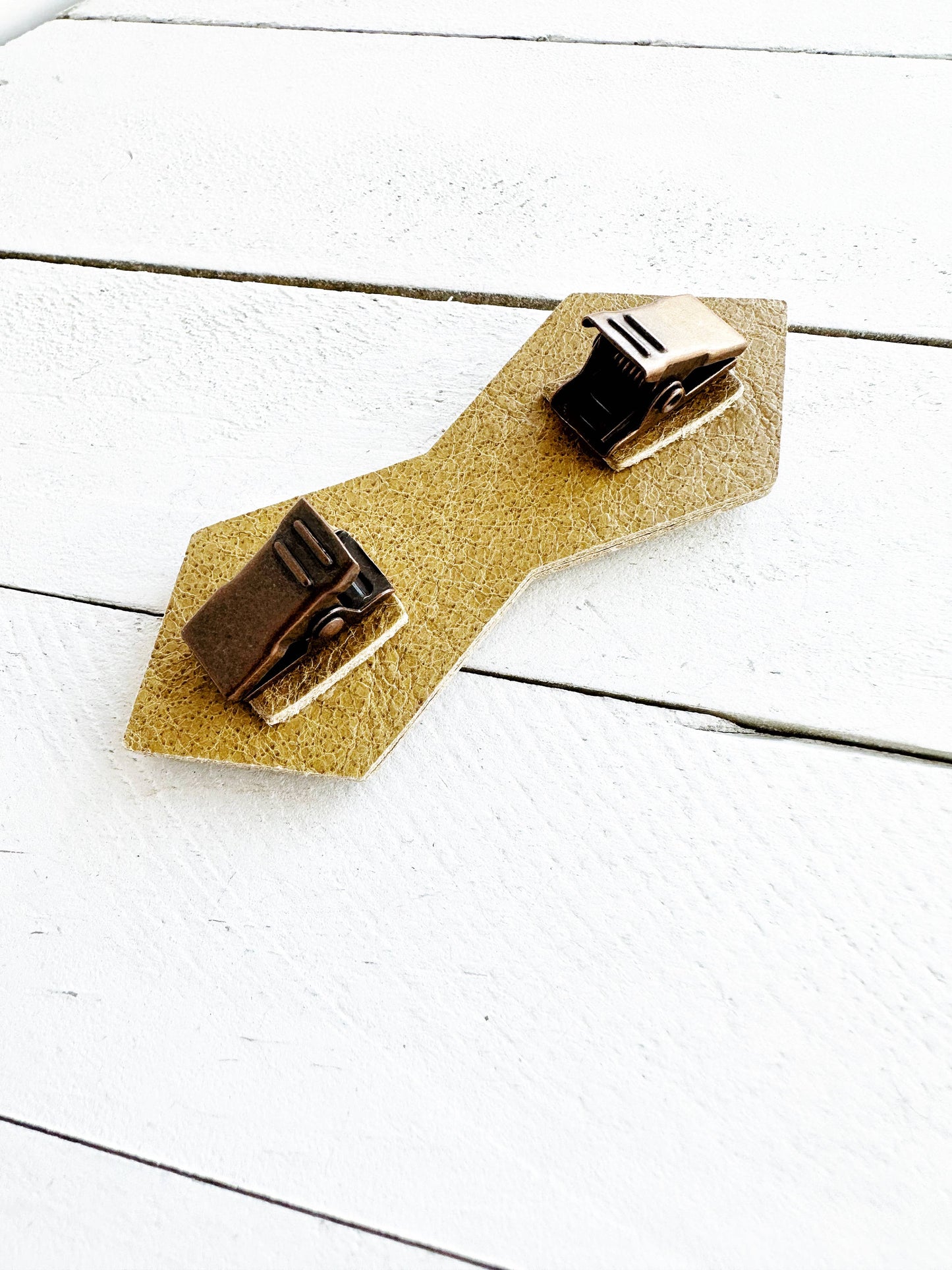 KardiKlips - Cinch Clips for Clothing, Unique Gifts & Women's Accessories