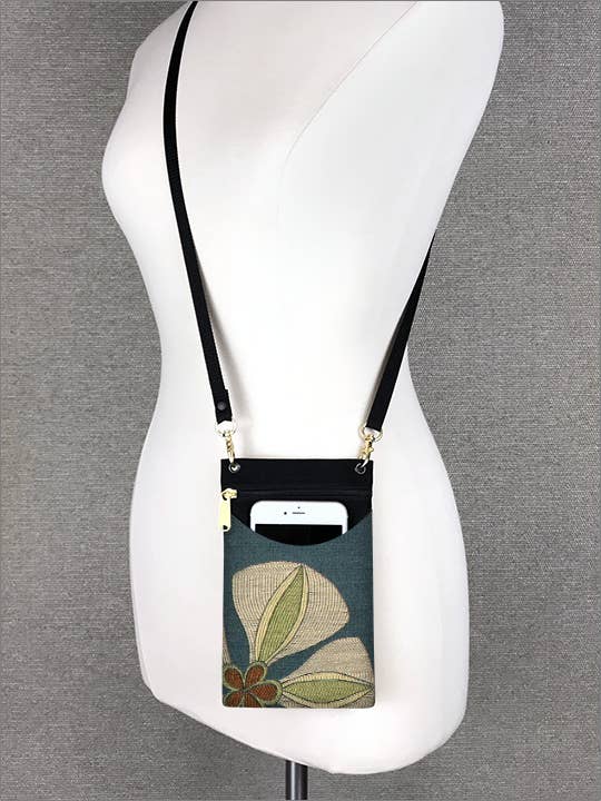 Danny K. Handbags - Cellphone Case: Mums