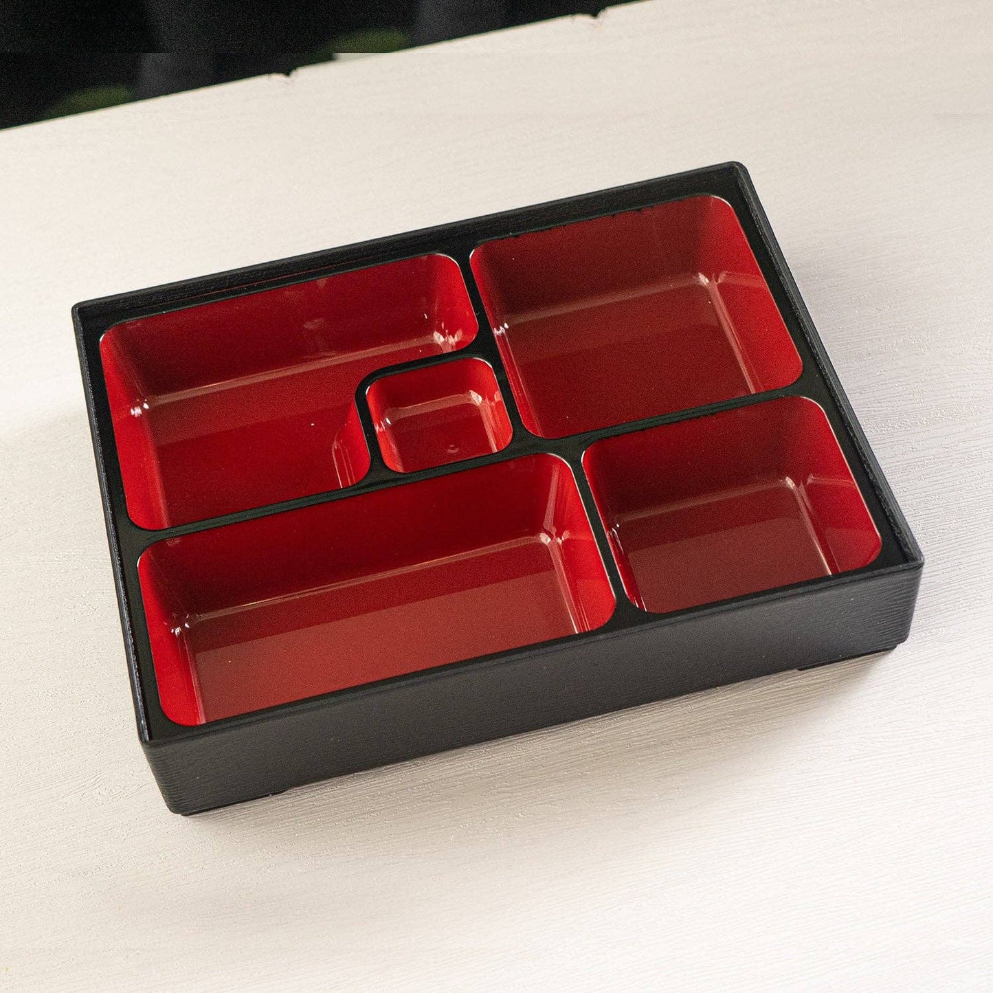 Urban Tokyo - 10.5"L Plastic Lacquer Bento Box (1/20)