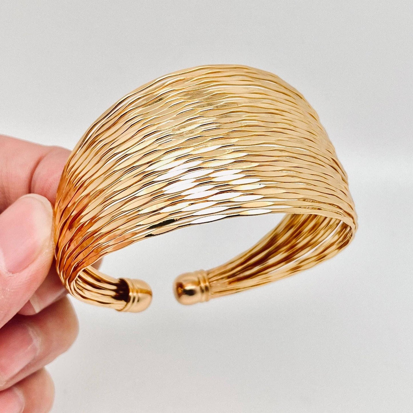 Mio Queena - Multi-layered Metal Coil Wide-sided Gold-plated Cuff Bangle