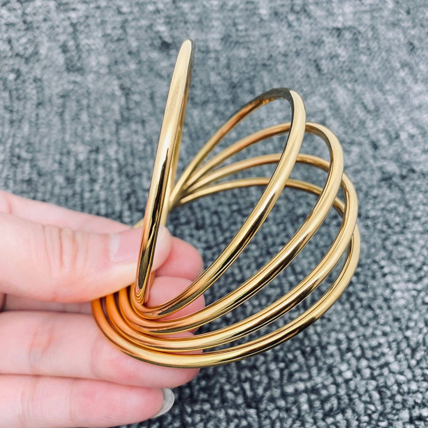 Mio Queena - 5 Sizes 3 Colors Optional 3mm Stainless Circle Bangle - FGS: Golden / XS/56mm (Inner diameter)