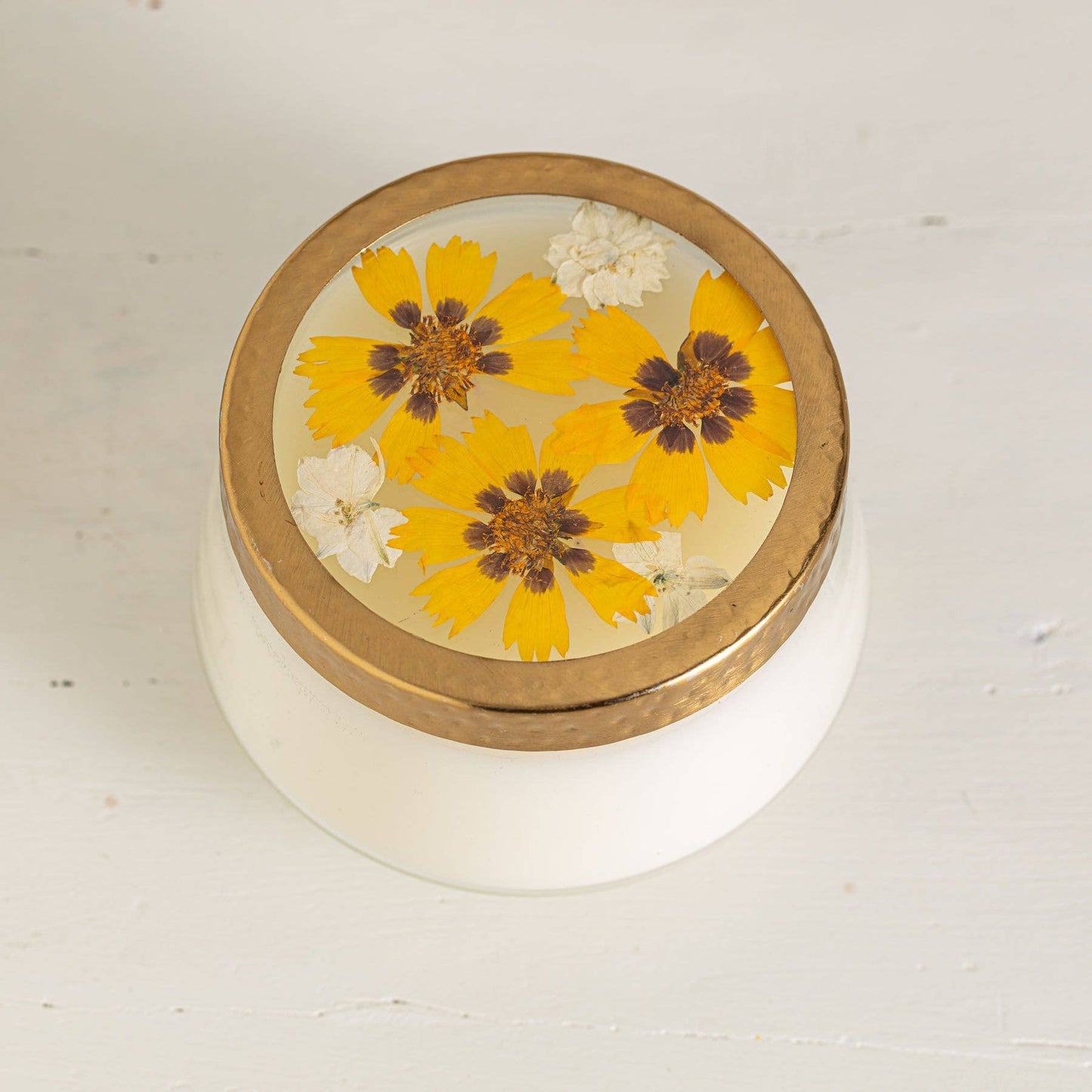 Rosy Rings - Honey Tobacco Large Pressed Floral Candle