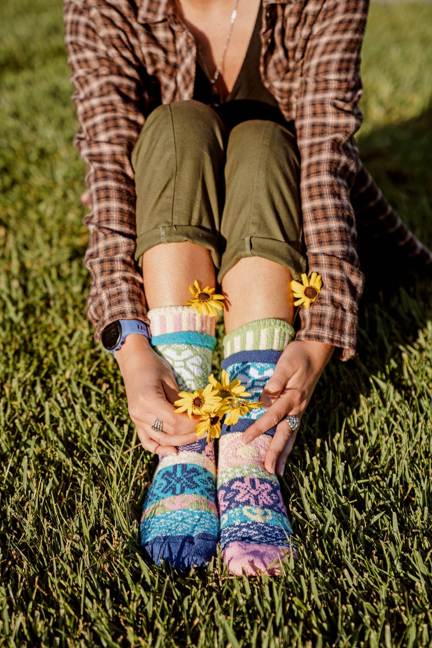 Solmate Socks - Hummingbird Crew Socks | Socks That Give Back : Small (Women 6 - 8 / Men 5 - 7)