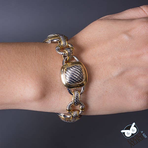 My Best Kept Jewelry - Textured Toggle Link Bracelet