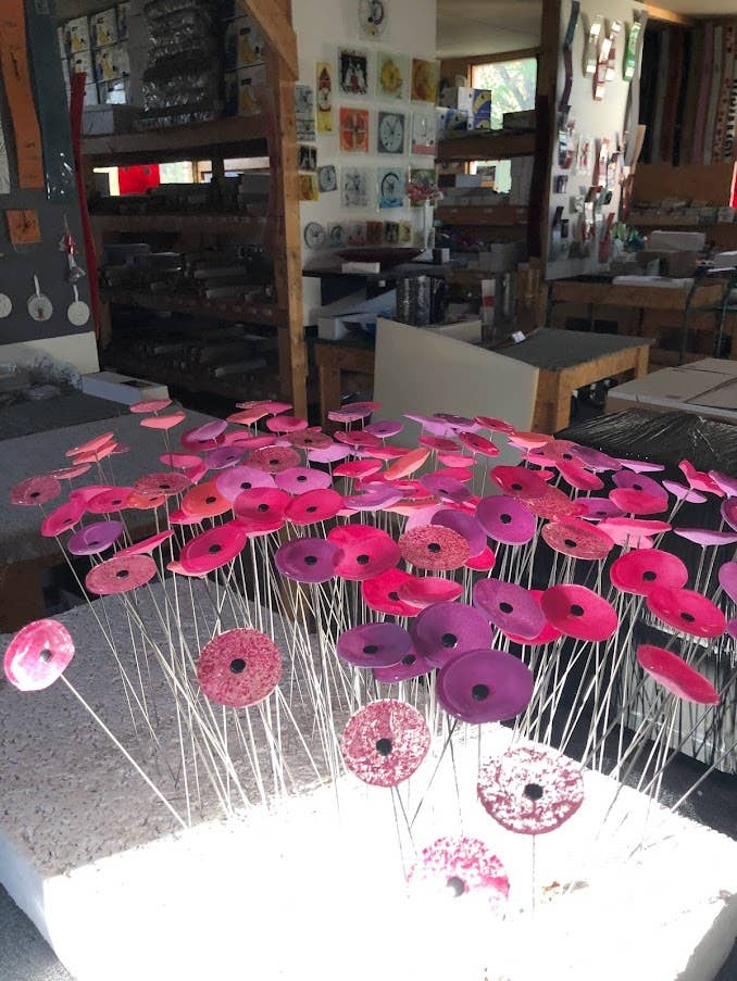 CARNEOL GLASS - Small Glass Flower For Inside In Fuscia