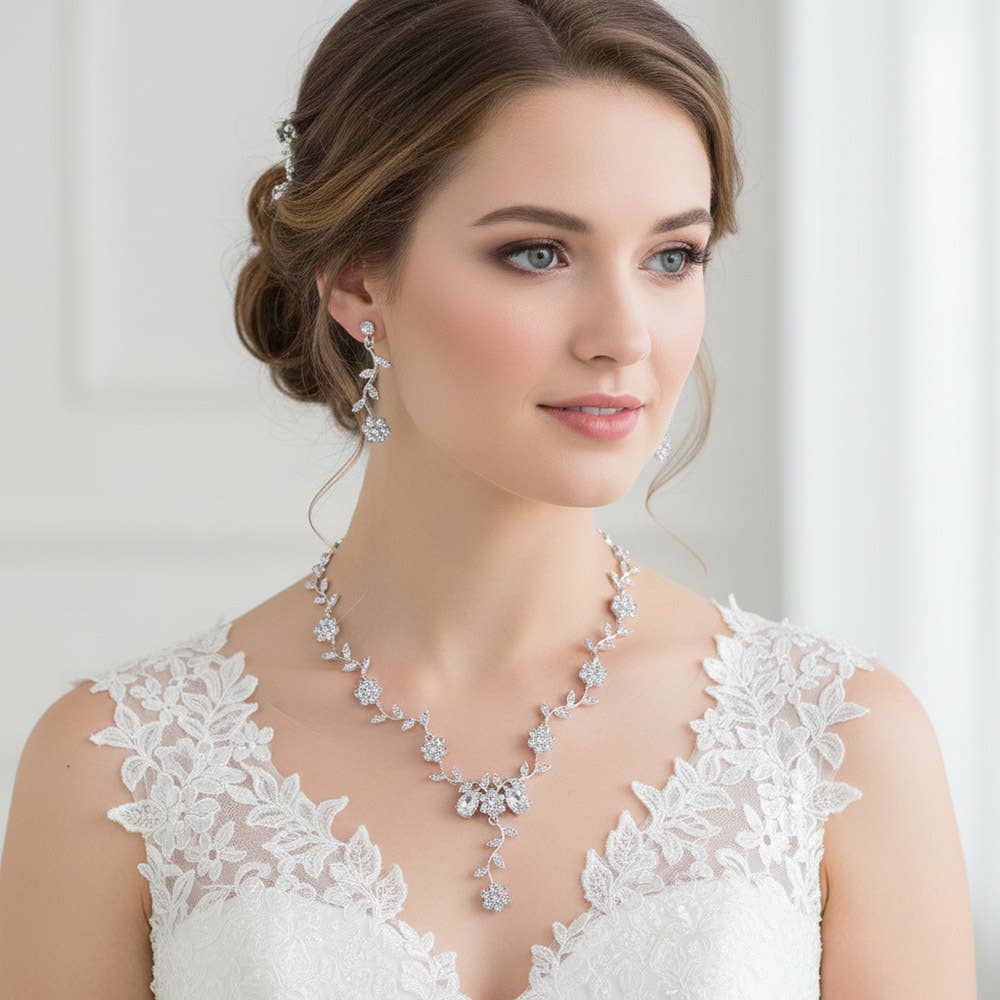 Sensibling Corp. - Flower Leaf Cluster Vine Rhinestone Necklace: Blue