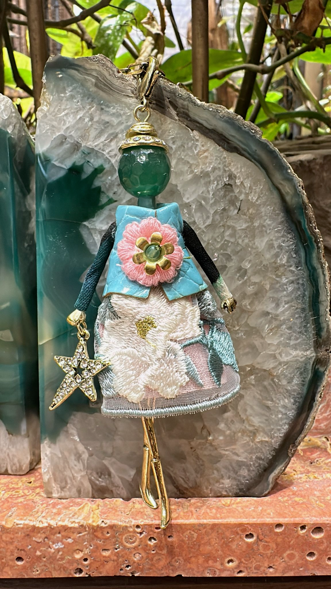 Pretty Persuasions - N23188G Stone Adorned French Doll Stainless Steel Necklace: 11 SL/WHT Feathers