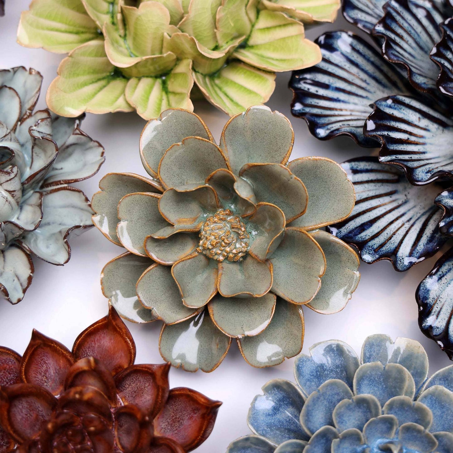 Chive - Japan Ceramic Flowers With Keyhole For Wall Hanging: MOM Flower Mint