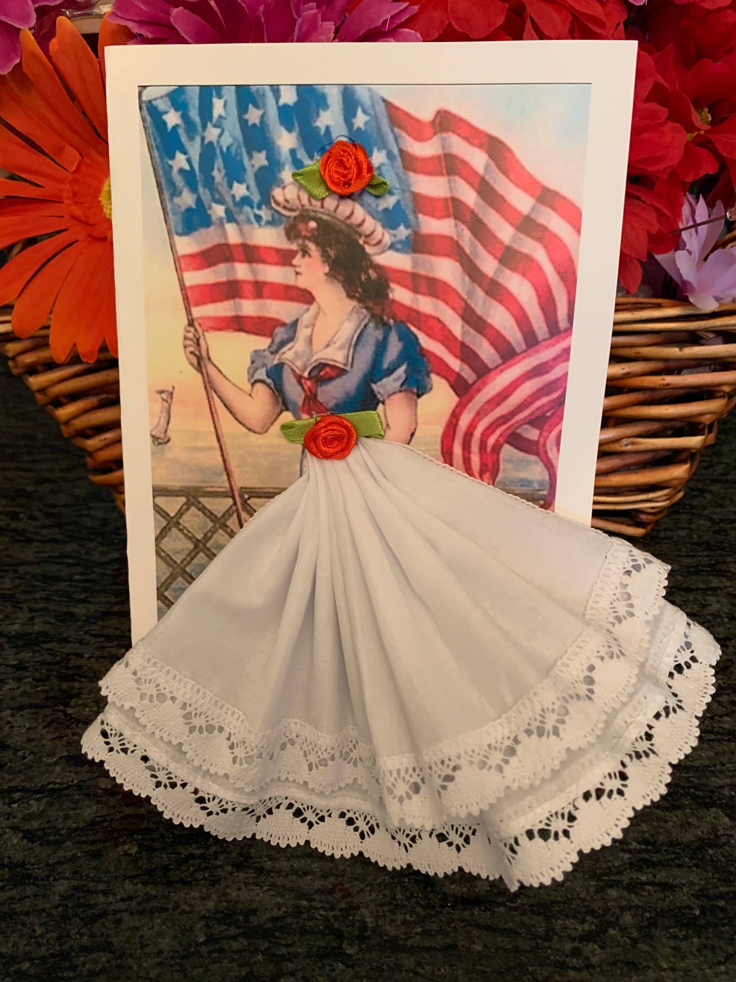 MOMENTS IN THYME - 4th of July Keepsake Hankie Card: Lady 1