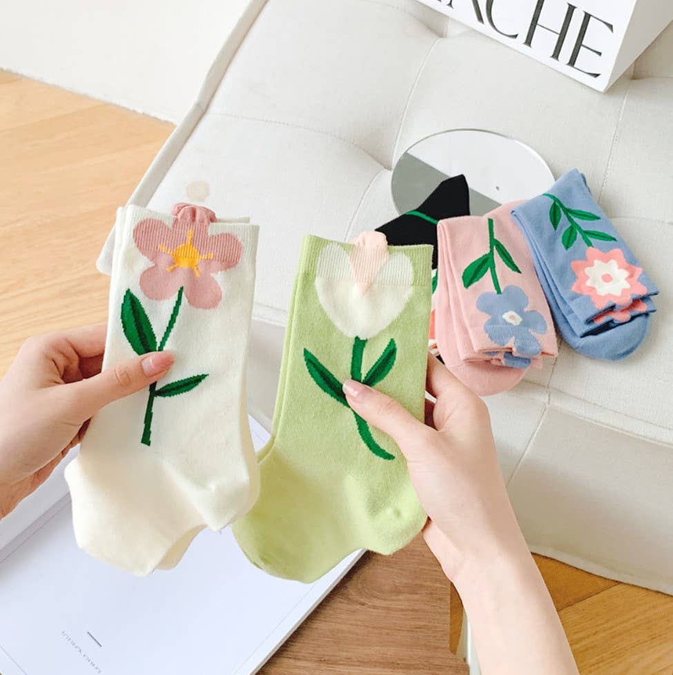 JC Sunny Fashion - JCS010 3D Floral Spring/Summer Socks: Assorted 5 pairs/pack--1 pattern per pair;      min. 4 packs 20 pairs