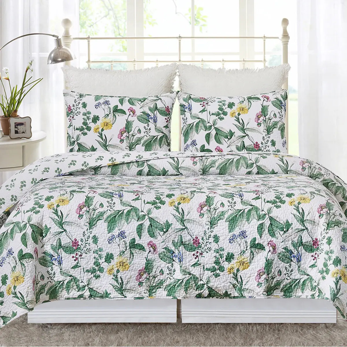 C&F Home - Marcy Blooms Floral Quilt Set: Full/Queen