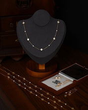 Load image into Gallery viewer, Cici’De Jewelry Amsterdam - Elegant MOP lucky clover and natural freshwater pearls beads