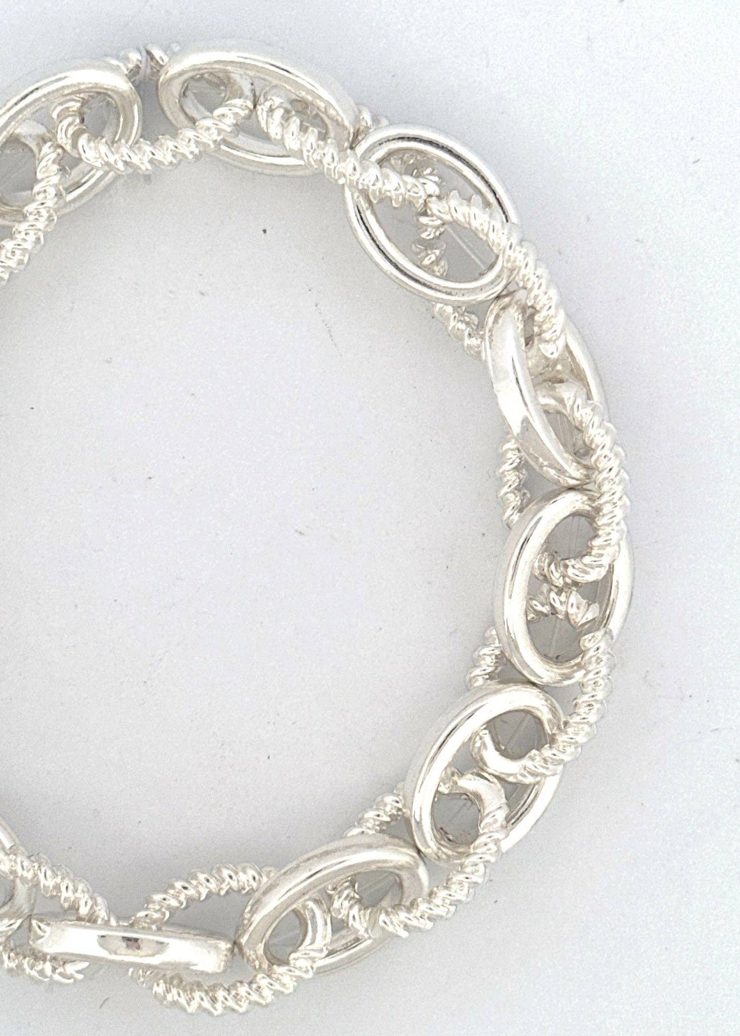 Nette Road Wholesale - Chunky Chain Link Stretch: Shiny gold