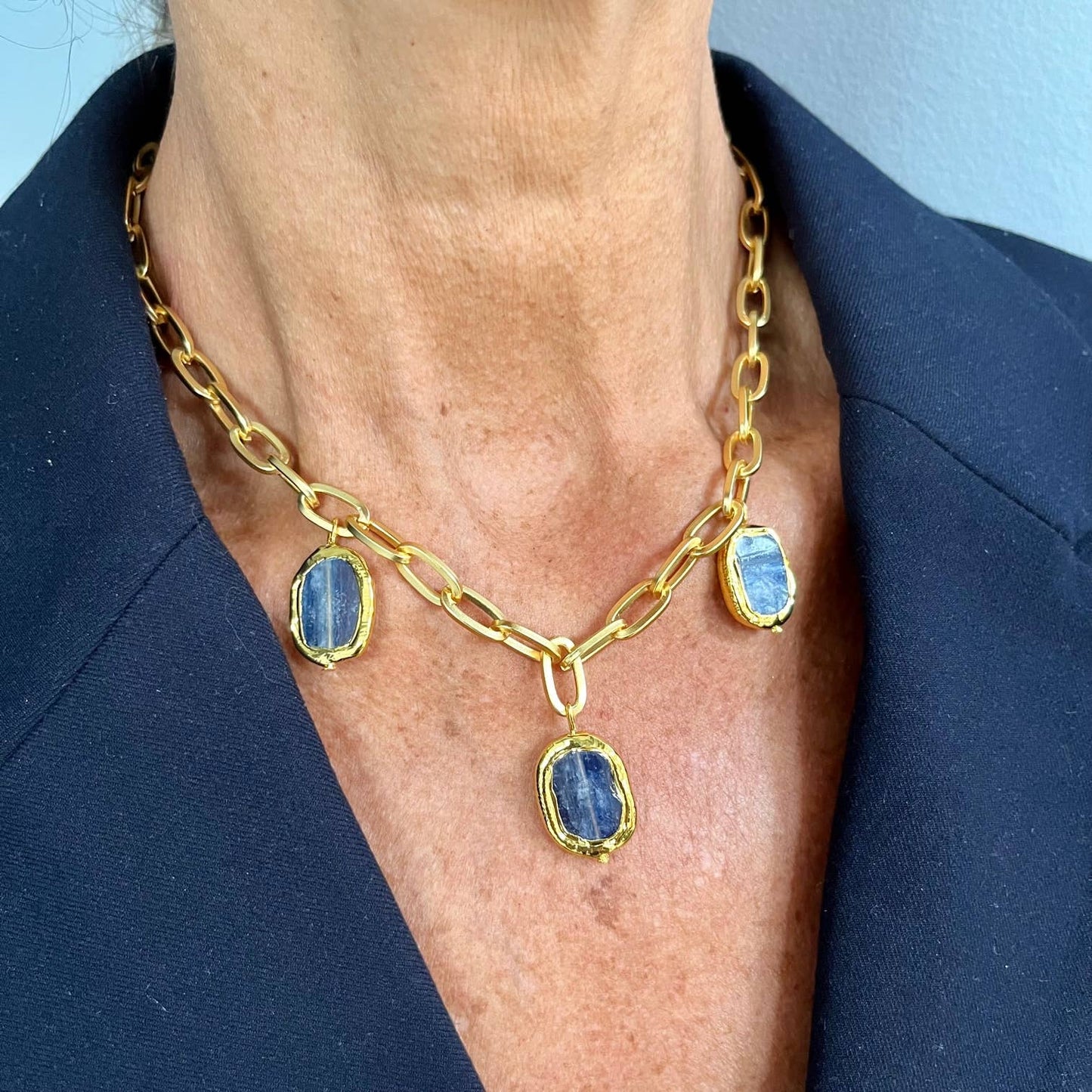 KARINE SULTAN - Collar necklace with kyanite stone pendants