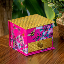 Load image into Gallery viewer, The Gifted Stationery Company - Memo Cube - Queen Bee