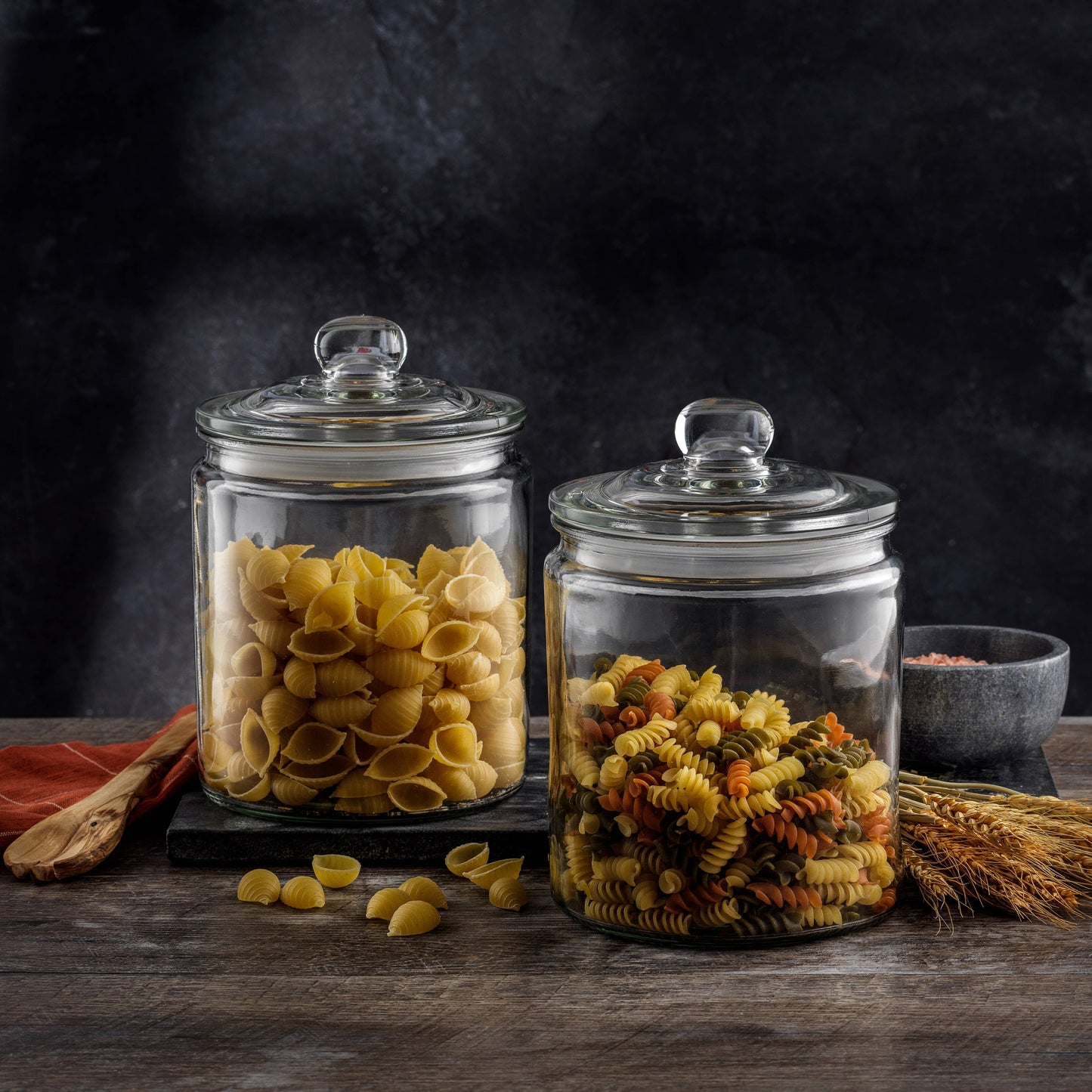 JoyJolt - JoyFul Round Glass Cookie Jar with Airtight Lids (67 oz)