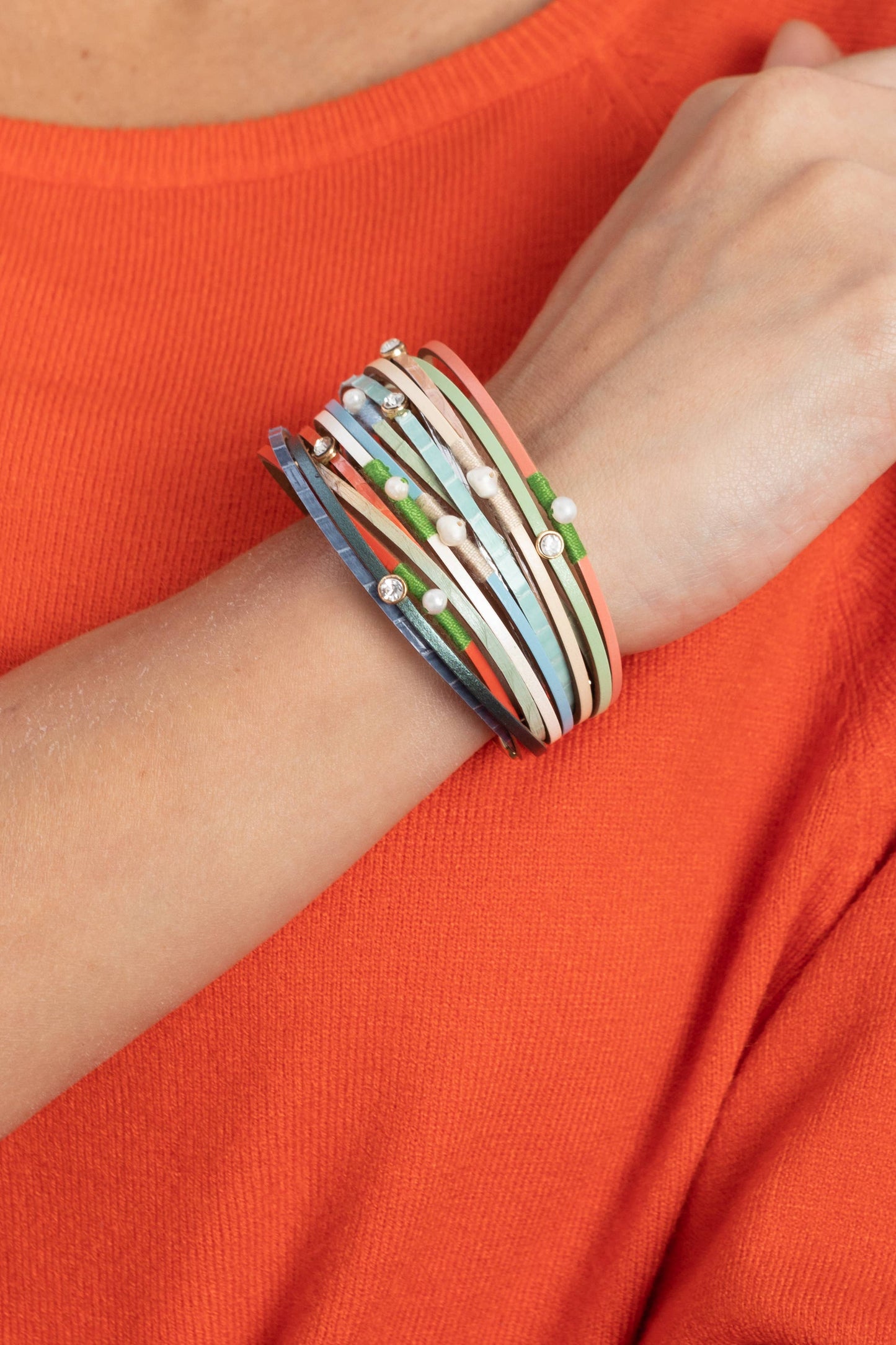 SAACHI - Bubbly Multi Strand Leather Bracelet: Champagne