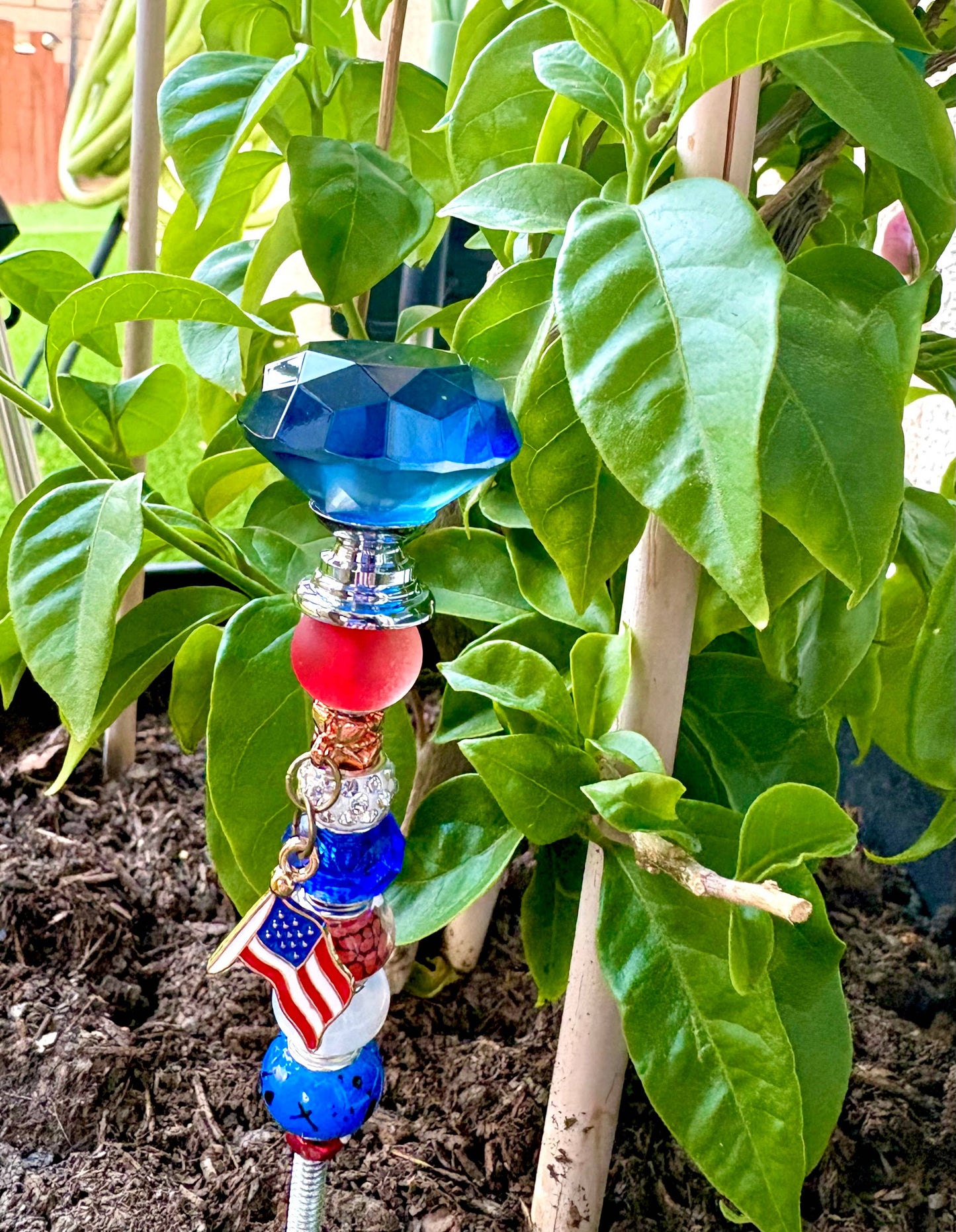 Sea of Bliss Shop - Red, White, Blue Patriotic Garden Stakes: Red / Charm / 11 inch