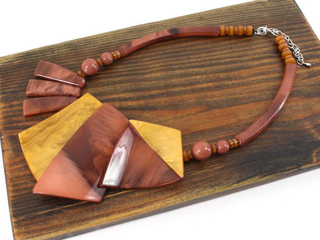 Pretty Persuasions - N25002 Chunky Geo Polyresin Statement Necklace: 03 Blue