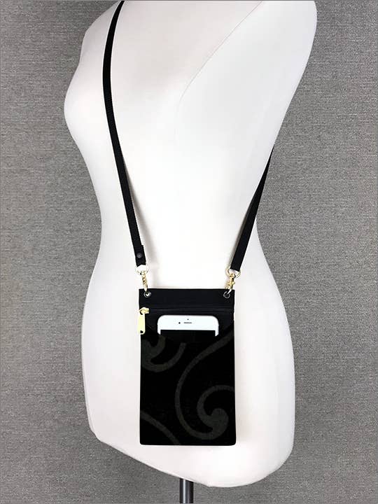 Danny K. Handbags - Cellphone Case: Mums