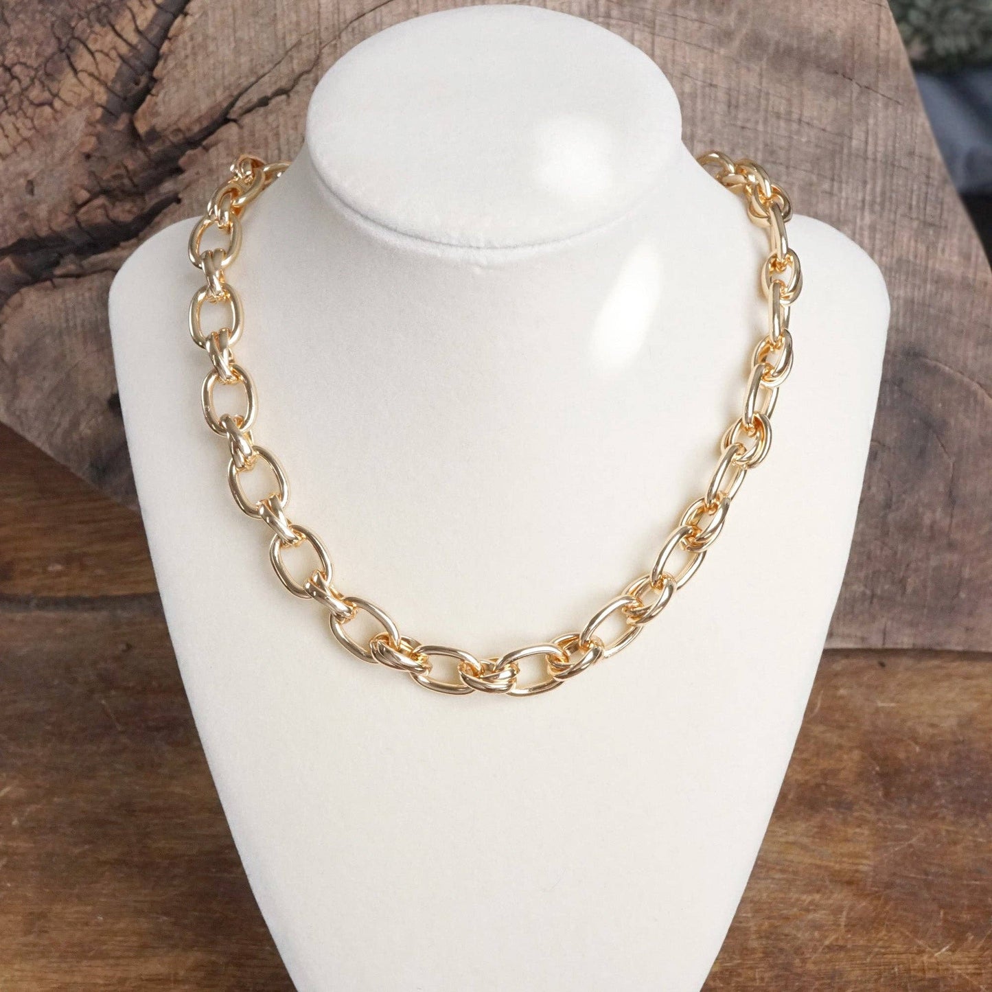 PennyLine inc - Chunky Fancy Cable Chain Necklace in Gold Tone