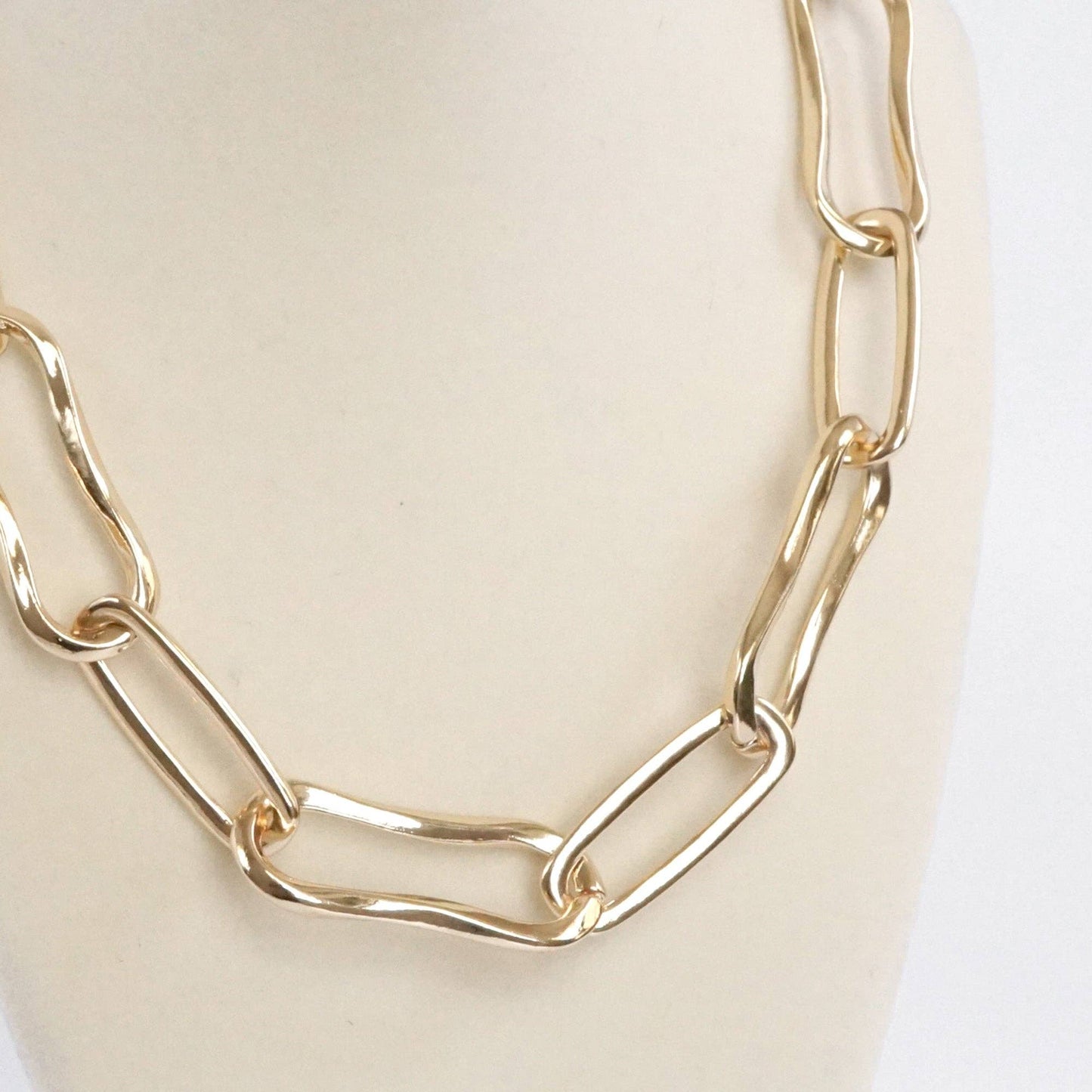 PennyLine inc - Short Chunky Chain Statement Necklace Big Long Golden Links