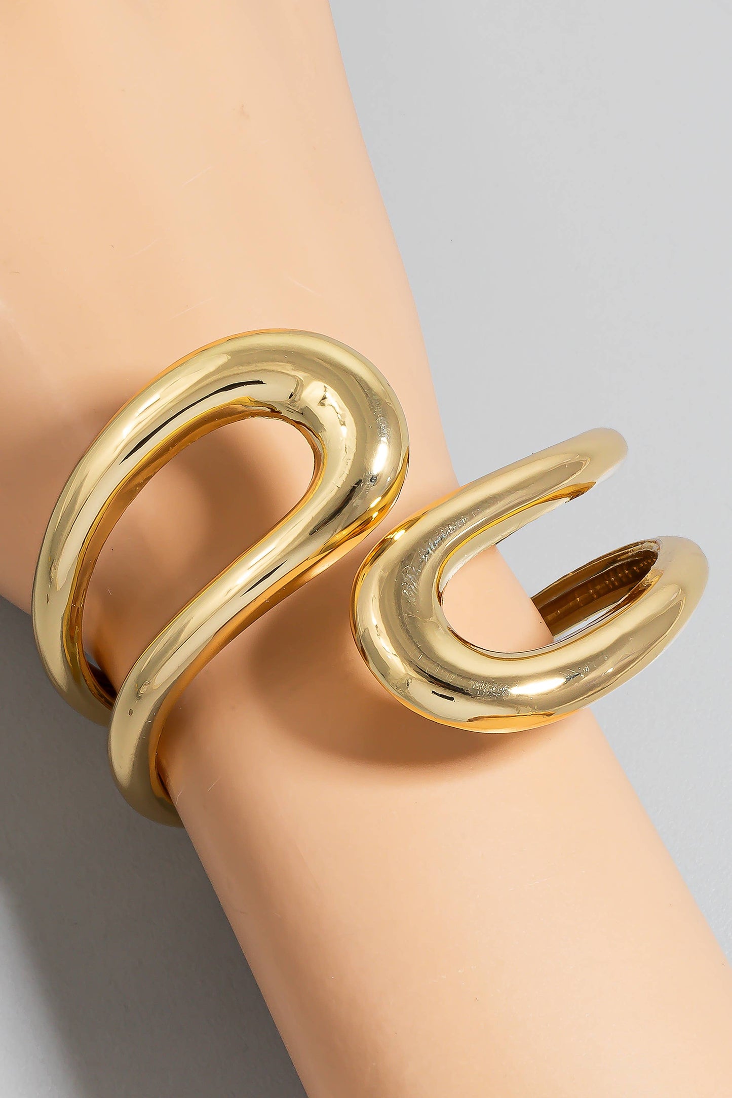 The Looks by Fame Accessories - Looped Wire Hinge Bangle Bracelet: G