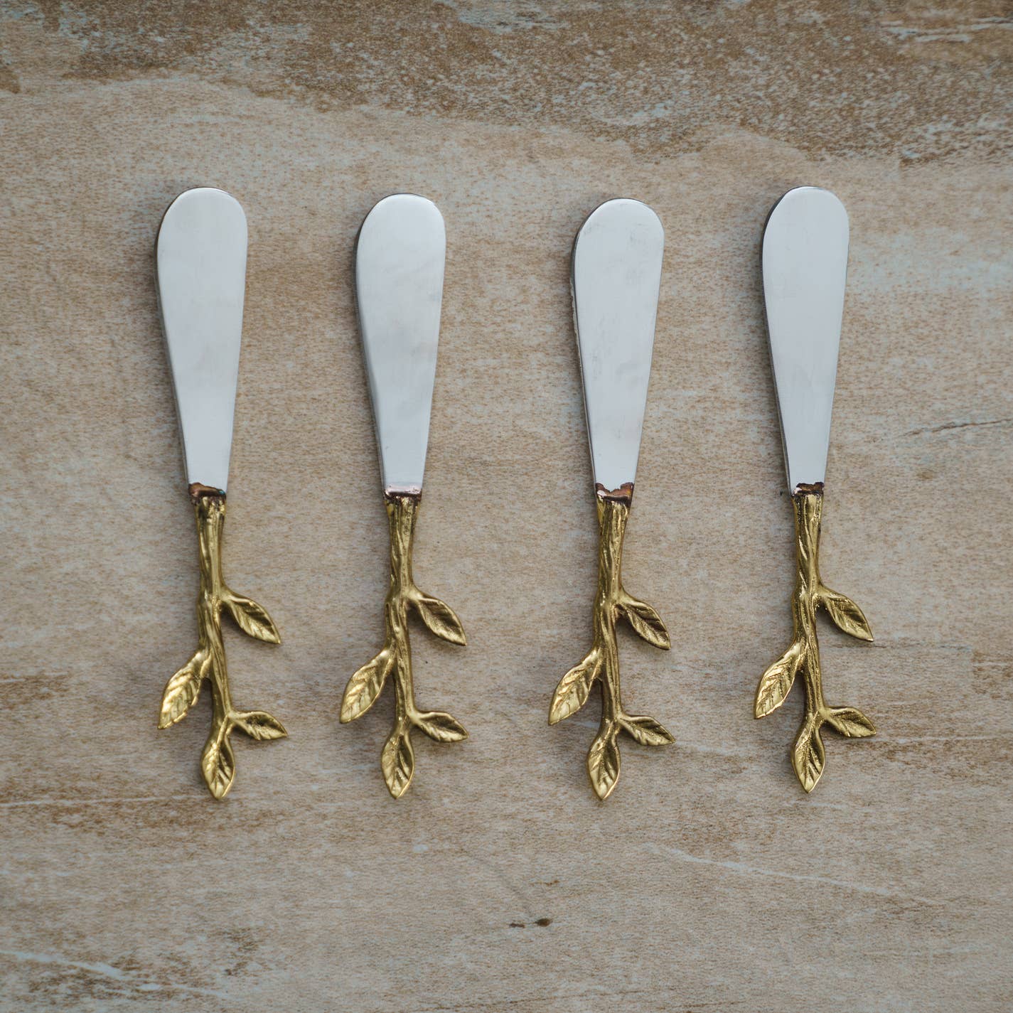 India Handicrafts Inc - S.S. & Gold Leaf Bud Handle Spreaders, Set of 4